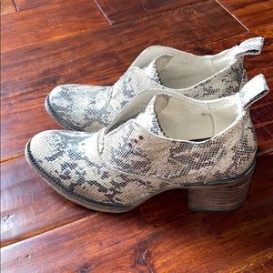 Freebird Sadie bootie in snakeskin